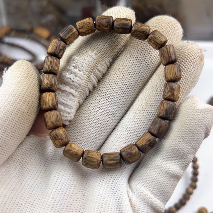 沉香手串树心串单圈7mm