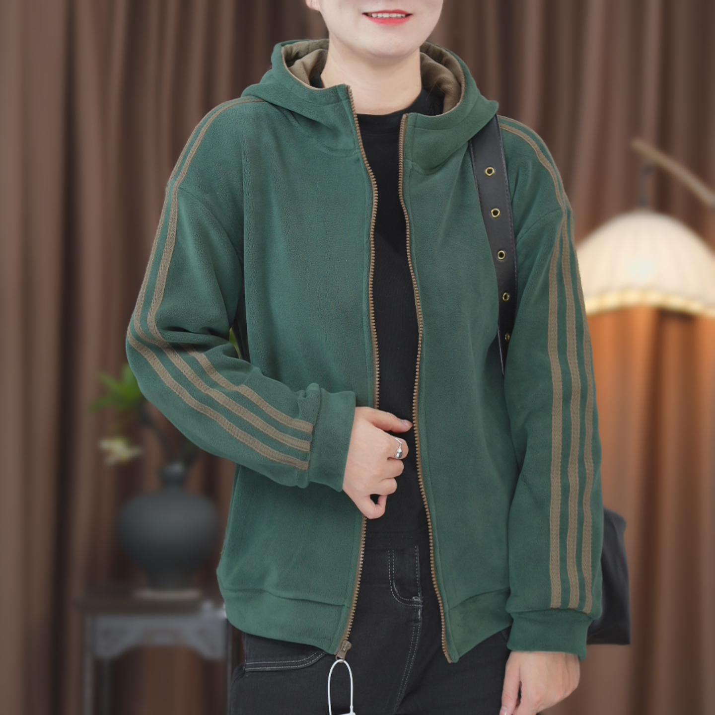 秋冬新款外套连帽卫衣女冬季奥利绒爆款运动开衫加绒加厚宽松上衣