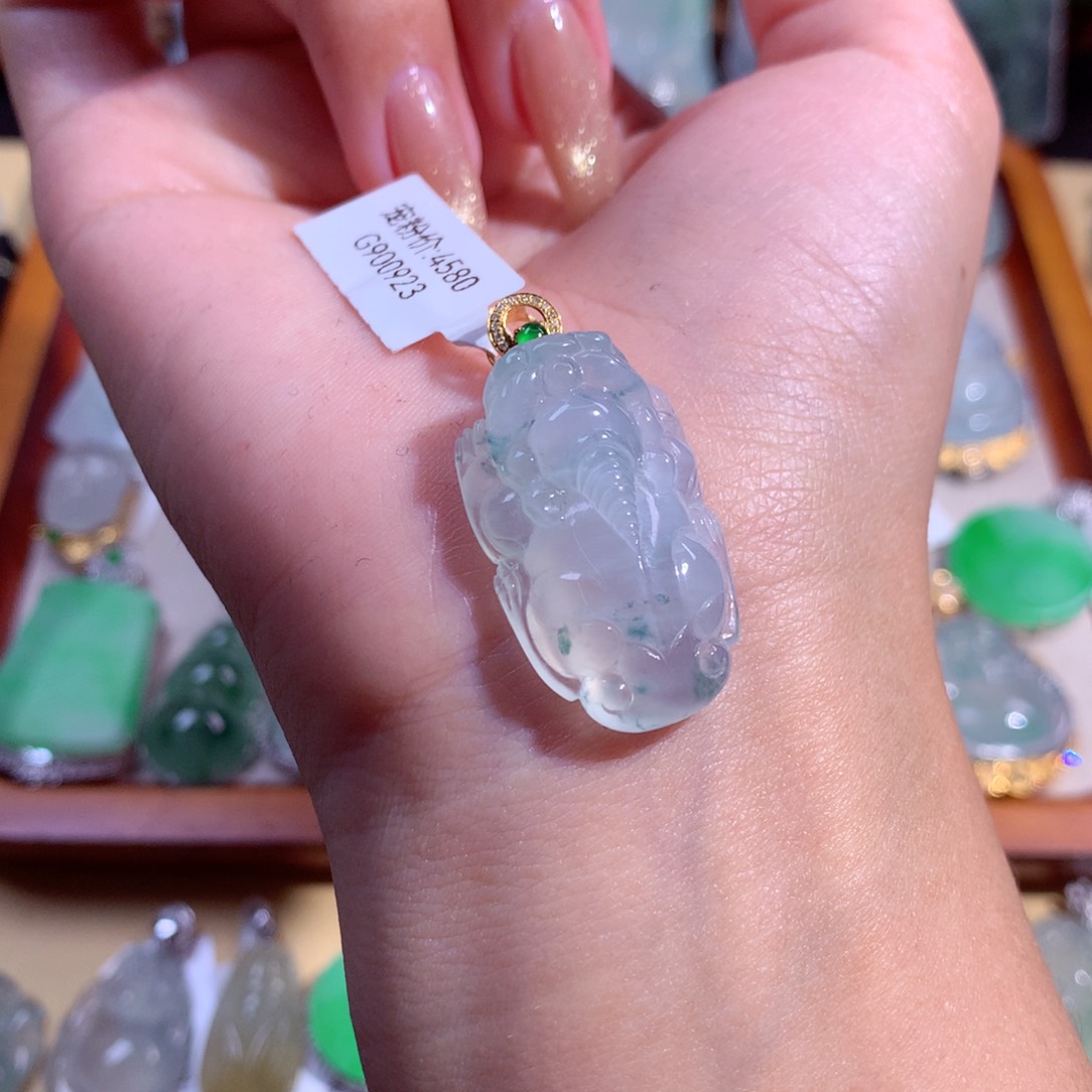 翡翠吊坠(不含链)18K金镶嵌