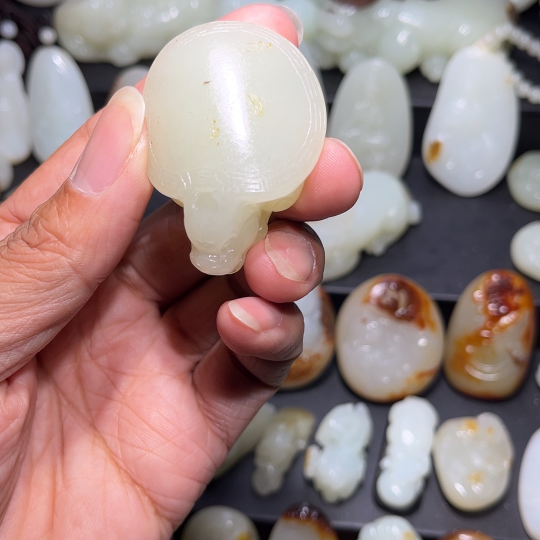 史***香和田玉未镶嵌颈饰