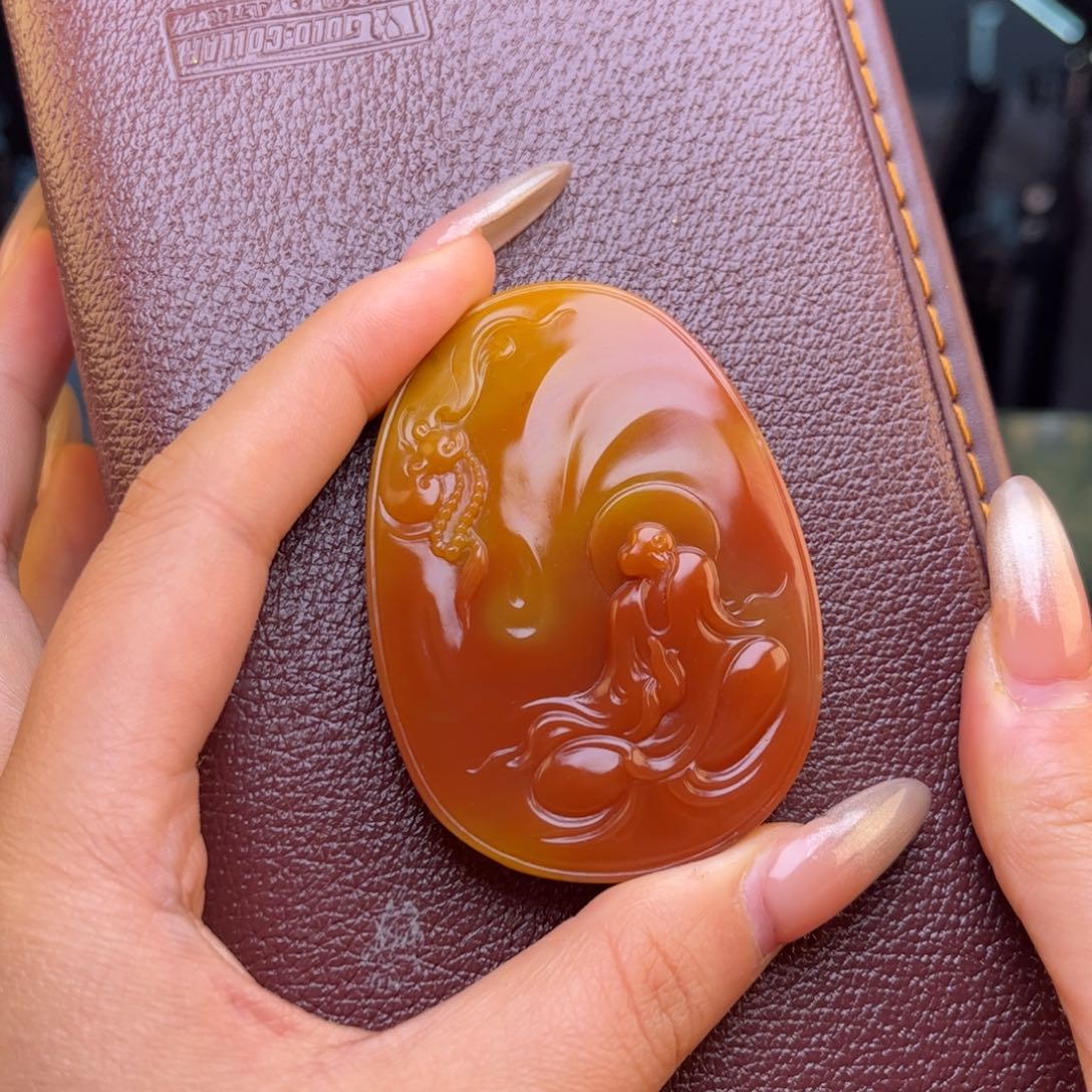 石英质玉黄蜡石吊坠未镶嵌马**腕