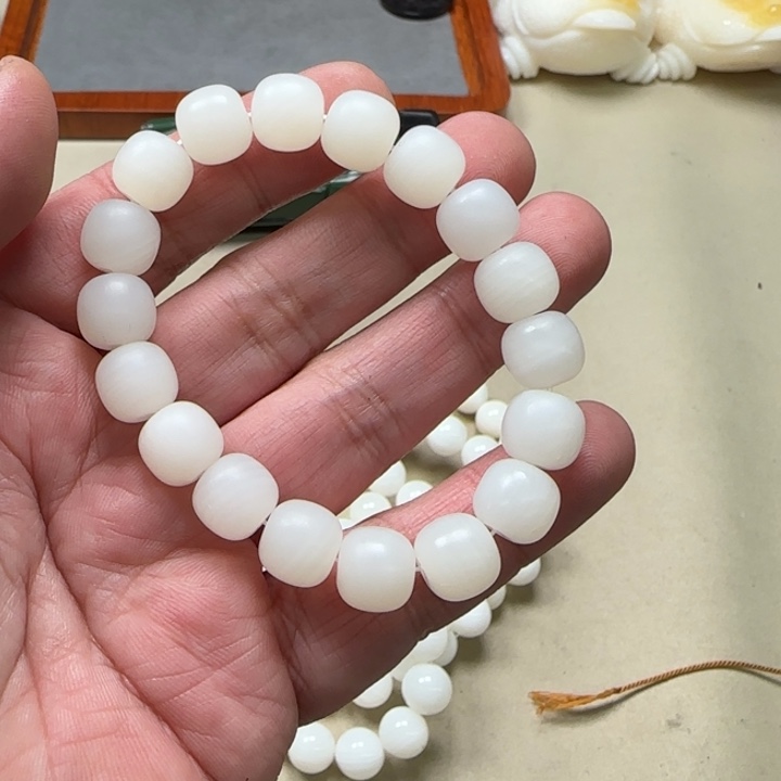 柏香籽/百香籽吊坠?****?玉化6025