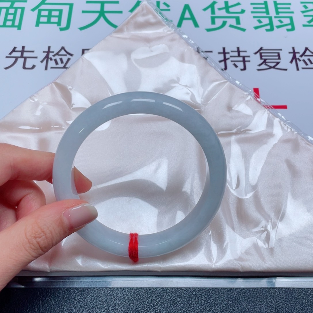六***3翡翠未镶嵌手镯翡翠