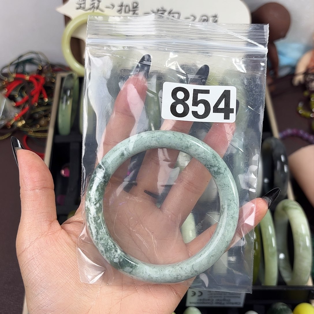 蛇纹石玉手镯未镶嵌大**.