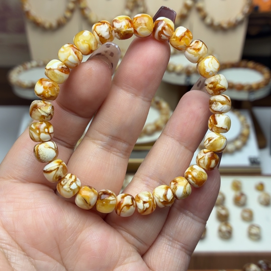 8vmm沁色精工老型手串一条