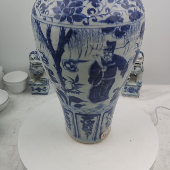 岁***。其他陶青花人物大梅瓶一件全品