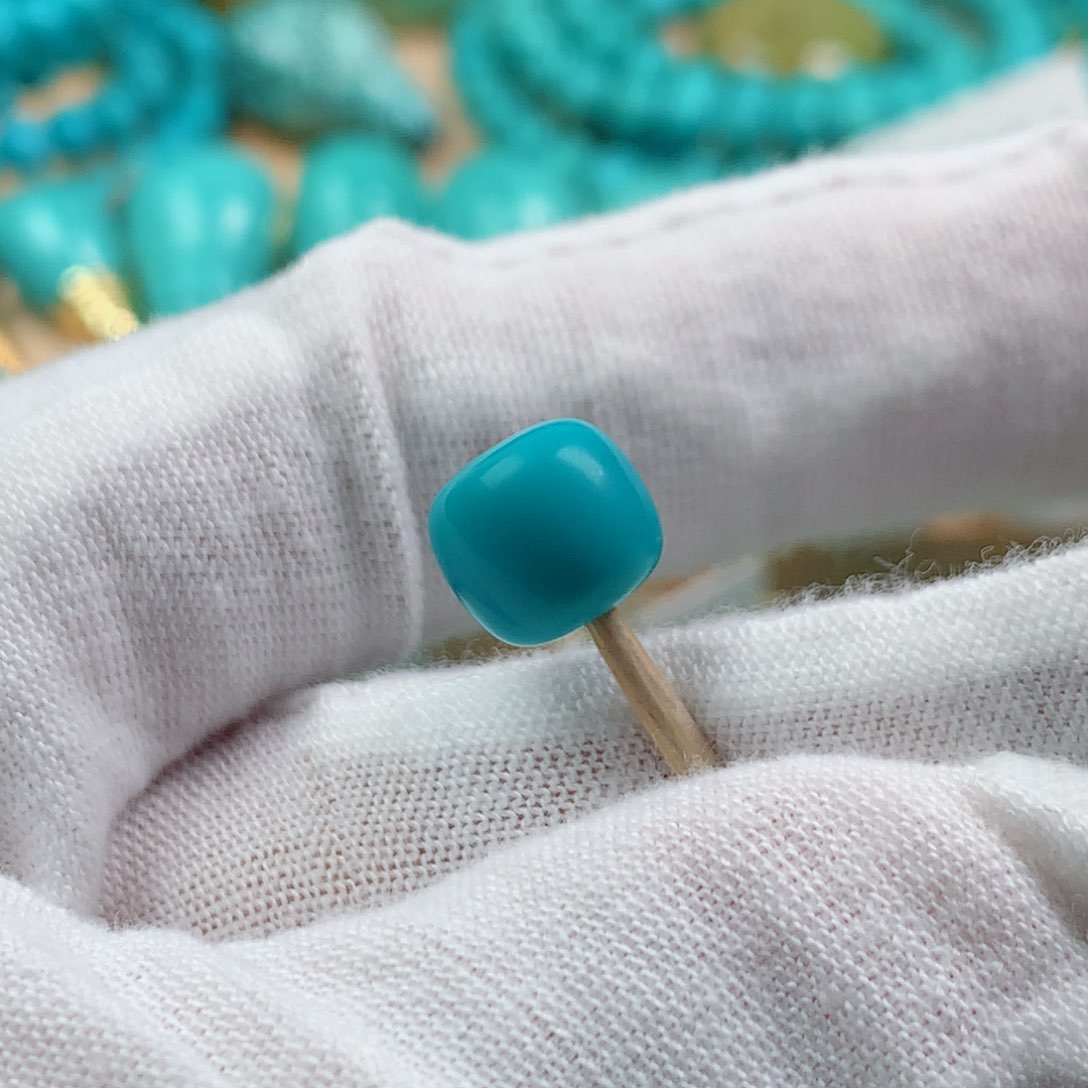 绿松石颈饰未镶嵌