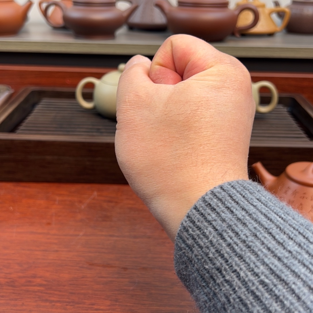 L***海茶壶紫砂壶承：粉浆刻绘