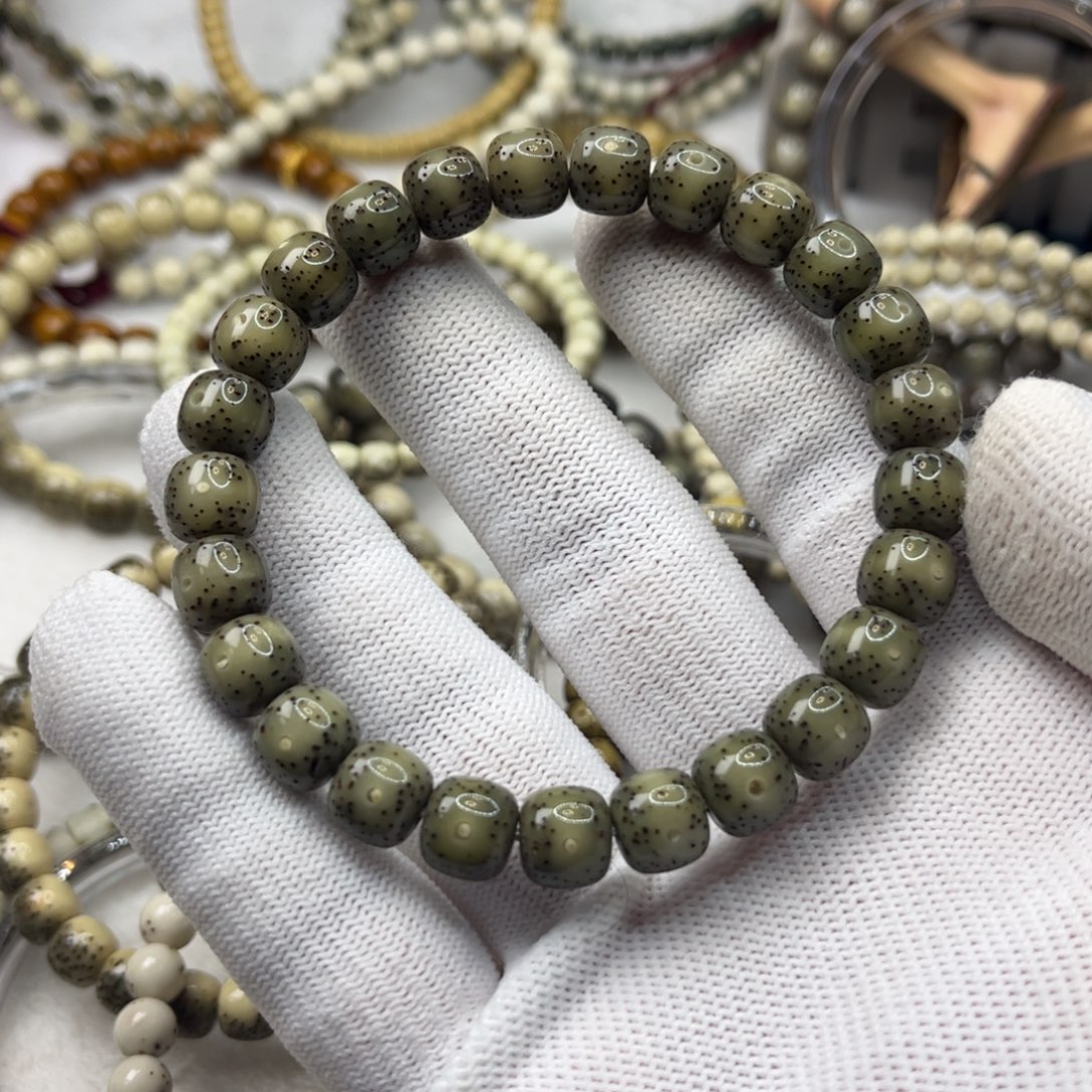 吊坠星月菩提果冻一线天