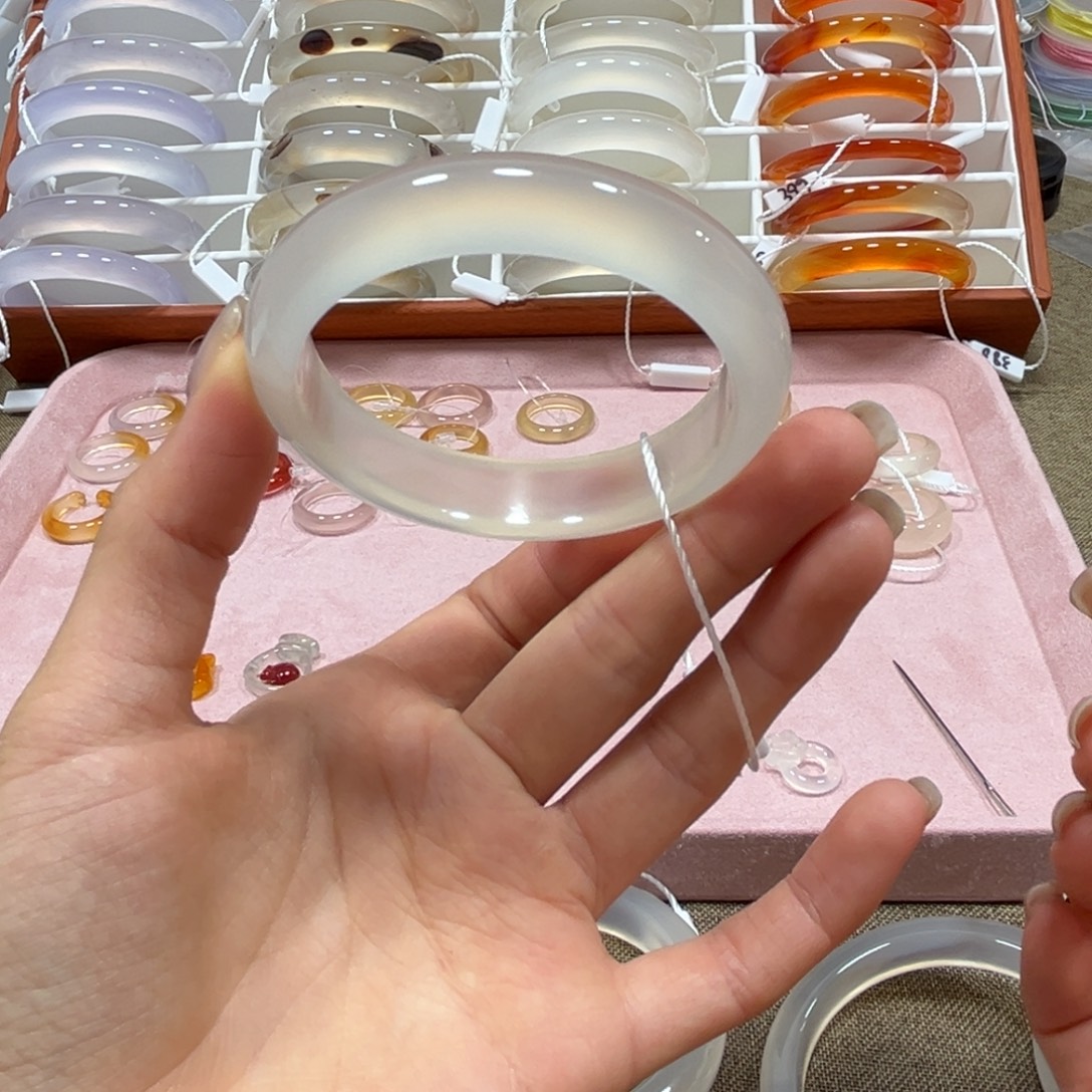 玛瑙/玉髓未镶嵌手镯