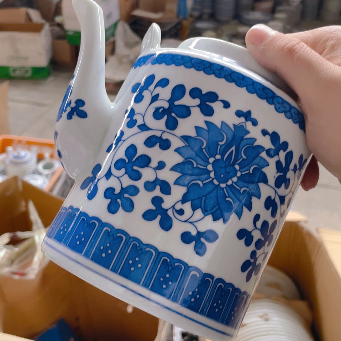 摆件景德镇青花玲珑瓷