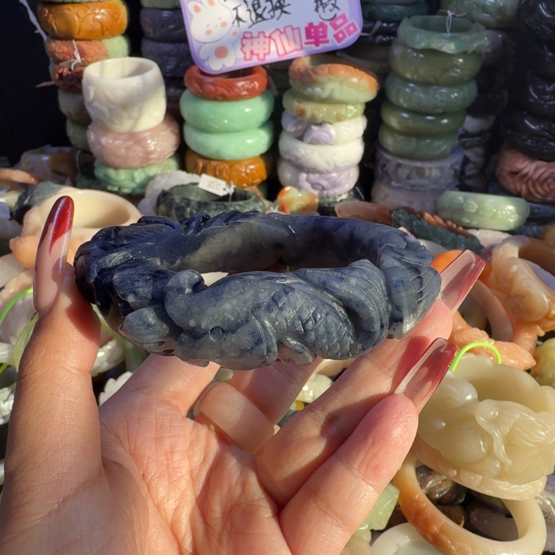 石英质玉（佘太翠）未镶嵌手镯46，57，不退换