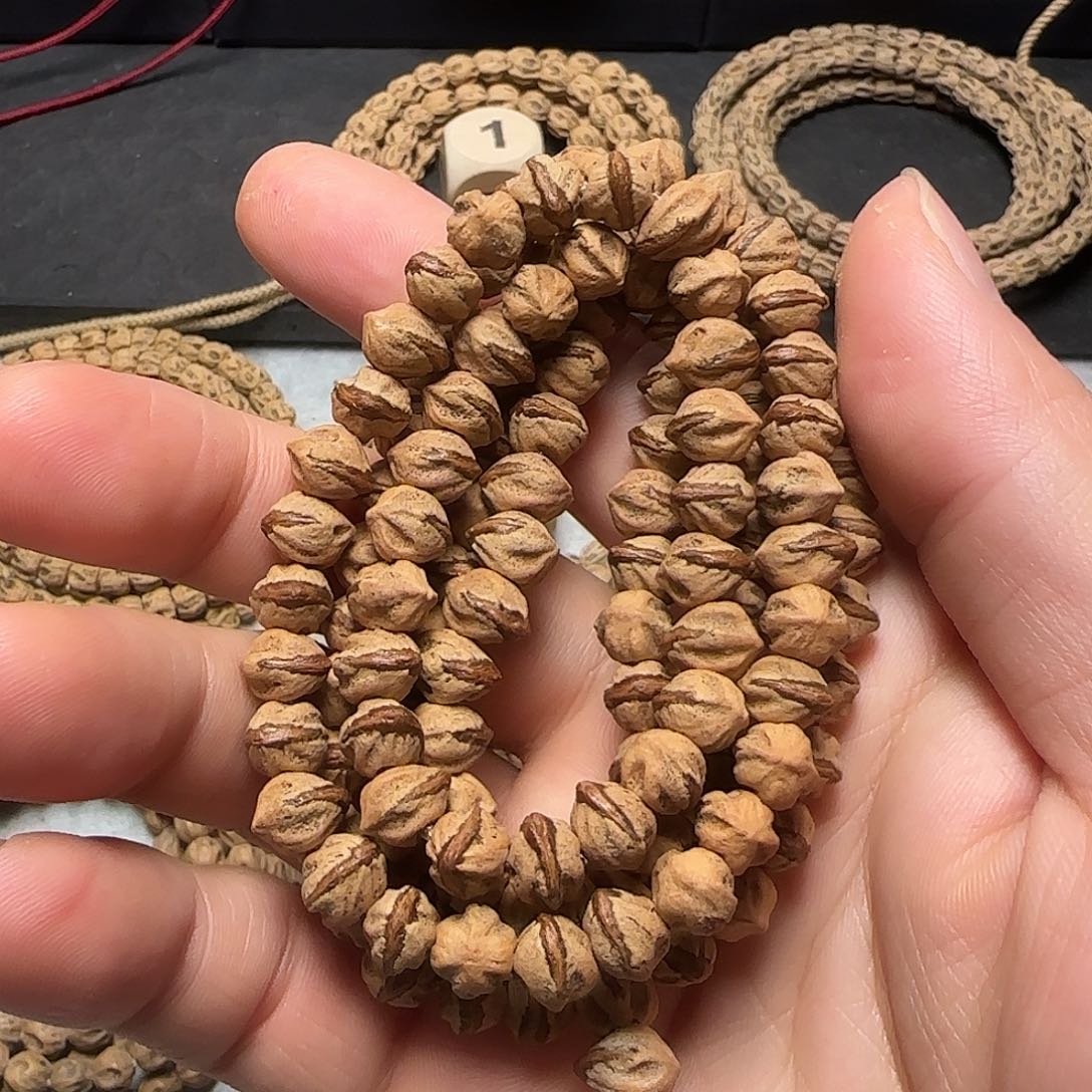 柏香籽/百香籽手串*️****红芽横打