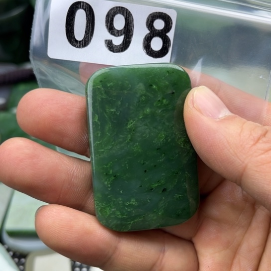 和田玉未镶嵌珠宝半成品