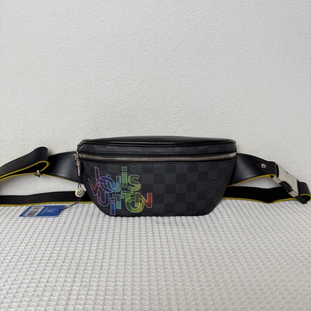 99新 LouisVuitton/路易威登 5841/经典芯片限量款黑棋盘格胸腰包