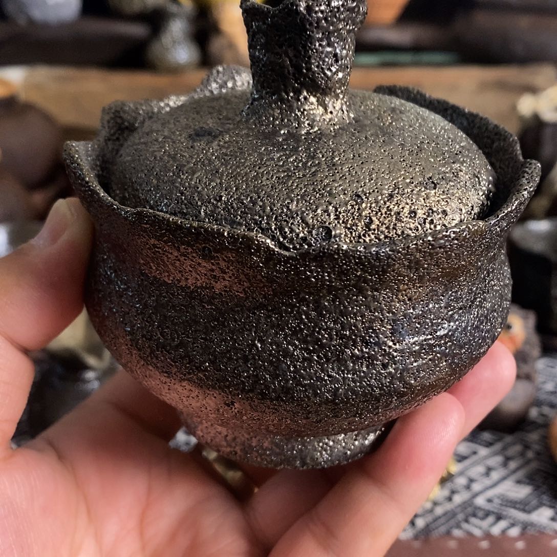 手工制作黑砂盖碗