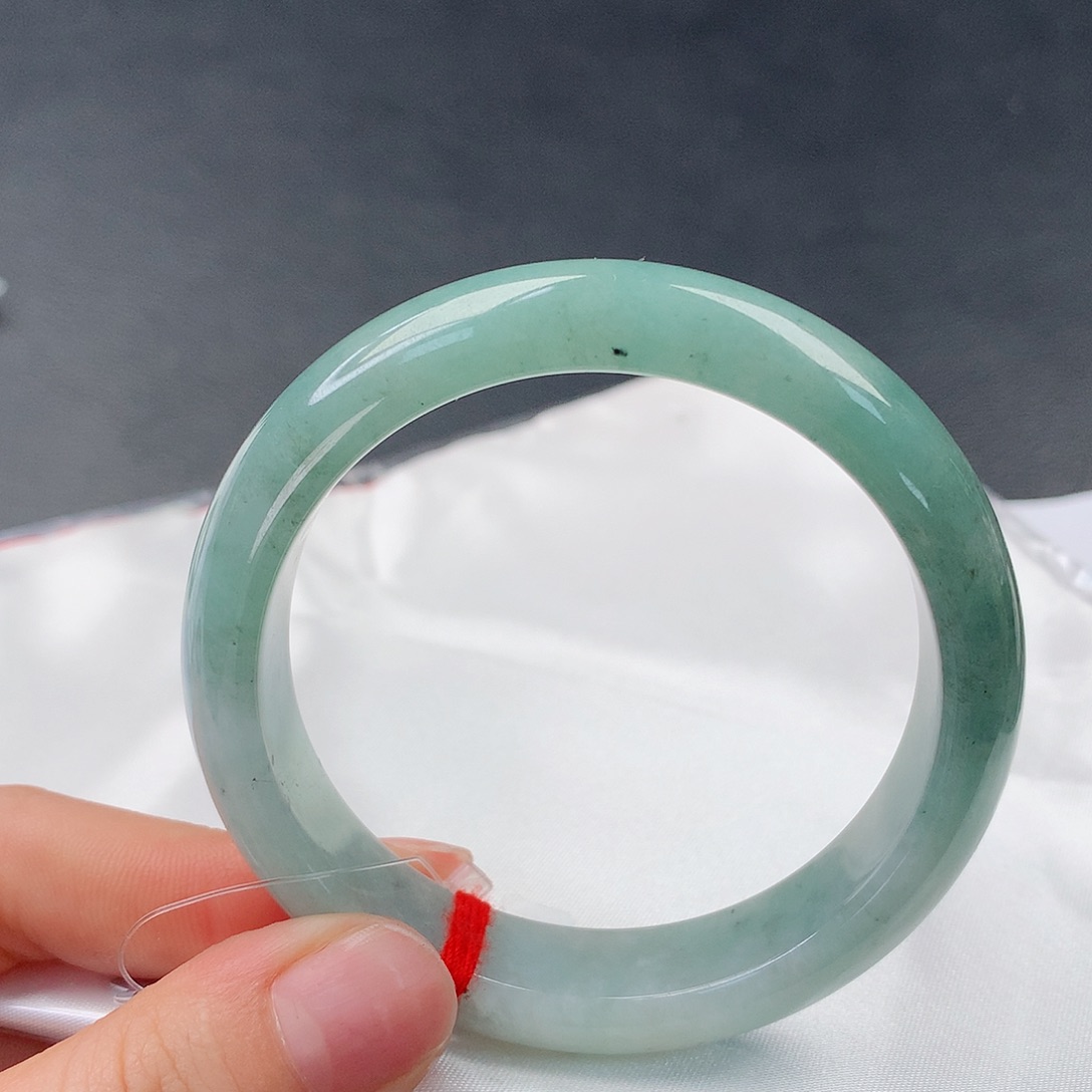 翡翠手镯未镶嵌58正53