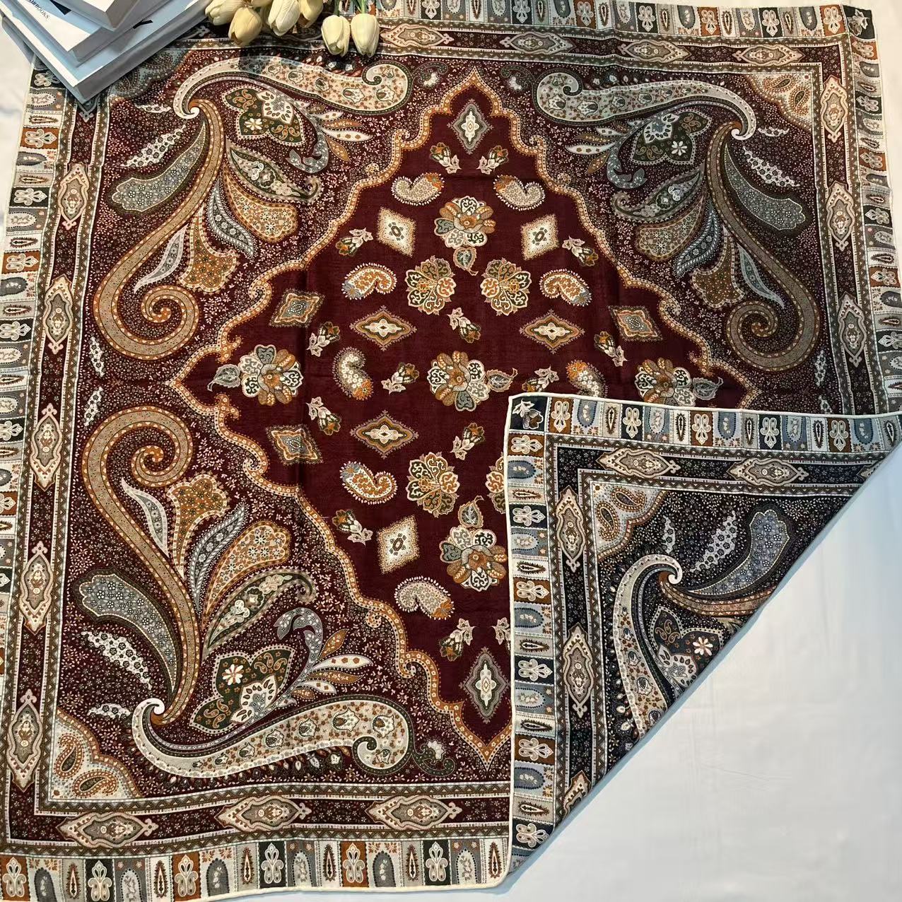 110提花丝绒方巾-赤焰蓝章 双面异色105cm丝巾