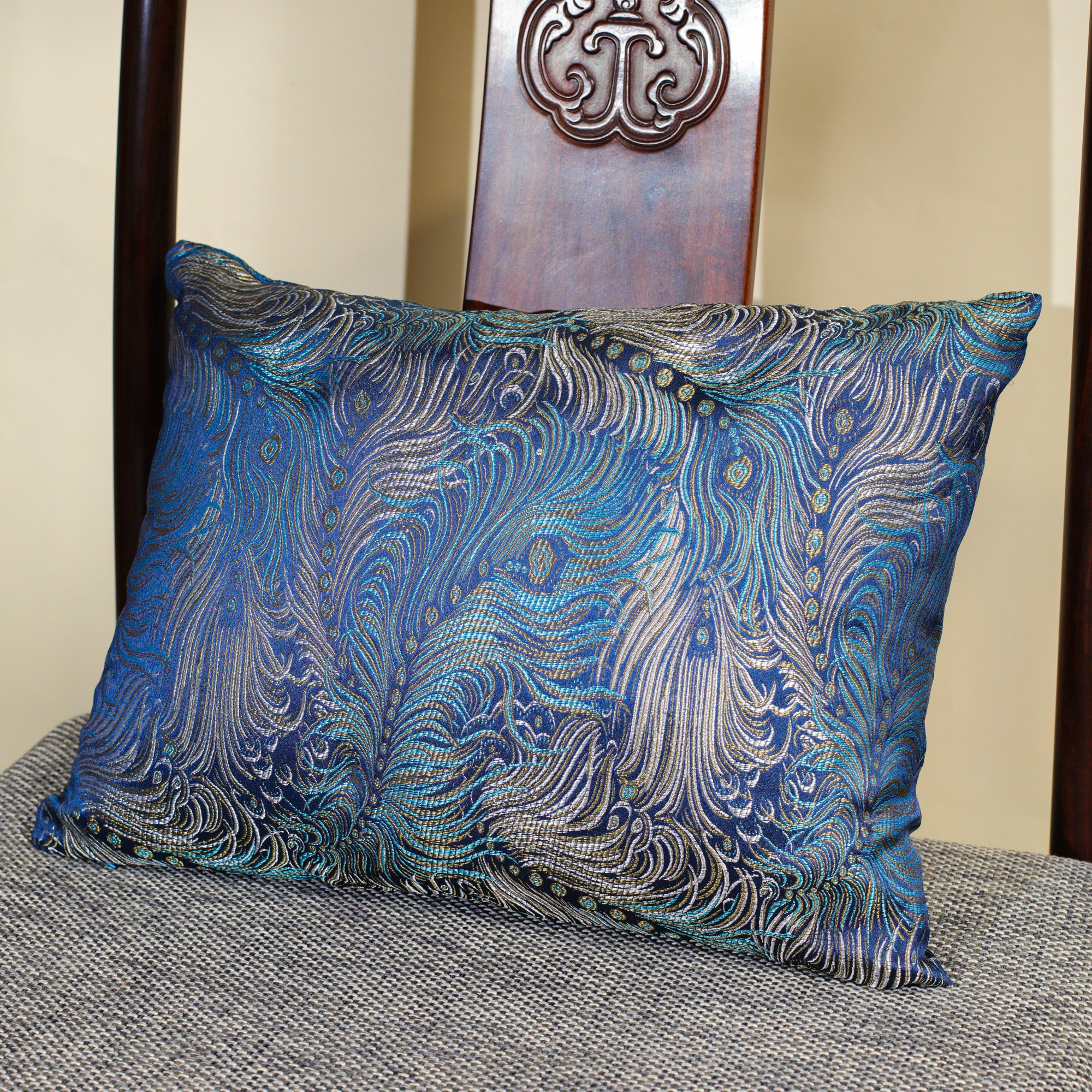 美伢【梦三秋】金丝楠刨花 中式抱枕 JSN23BZ0001W