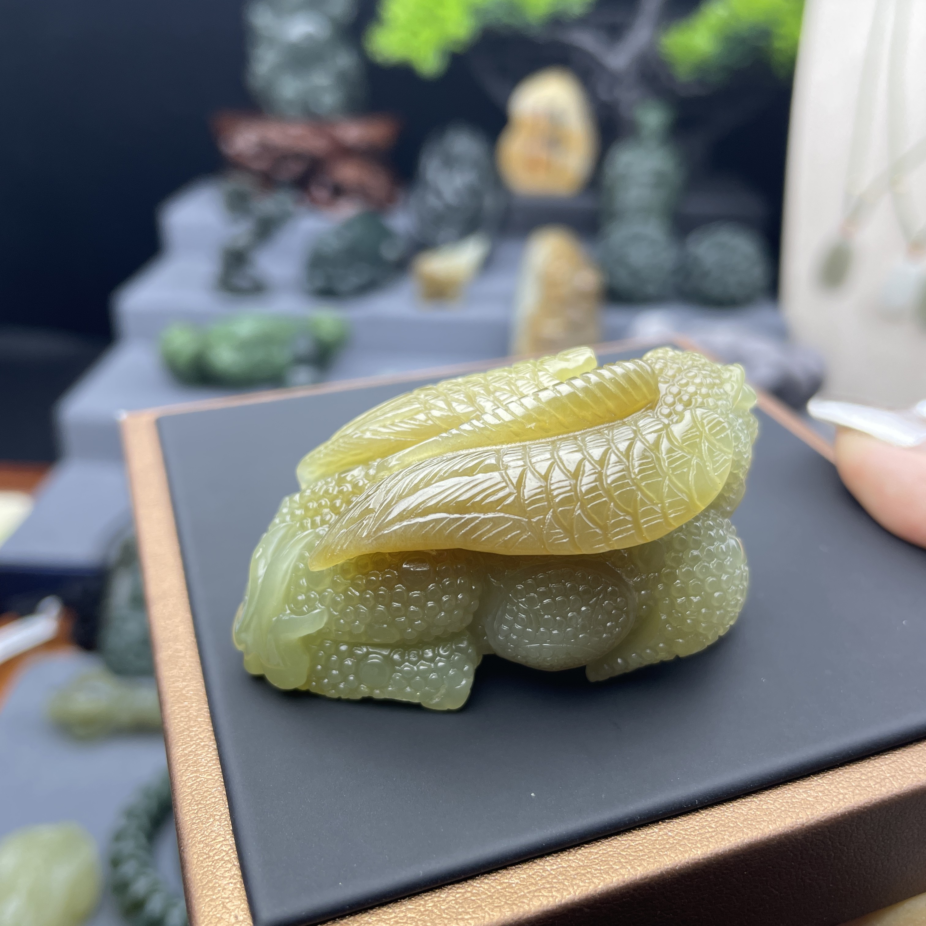 和田玉飞天貔貅精雕雕刻俏色手工