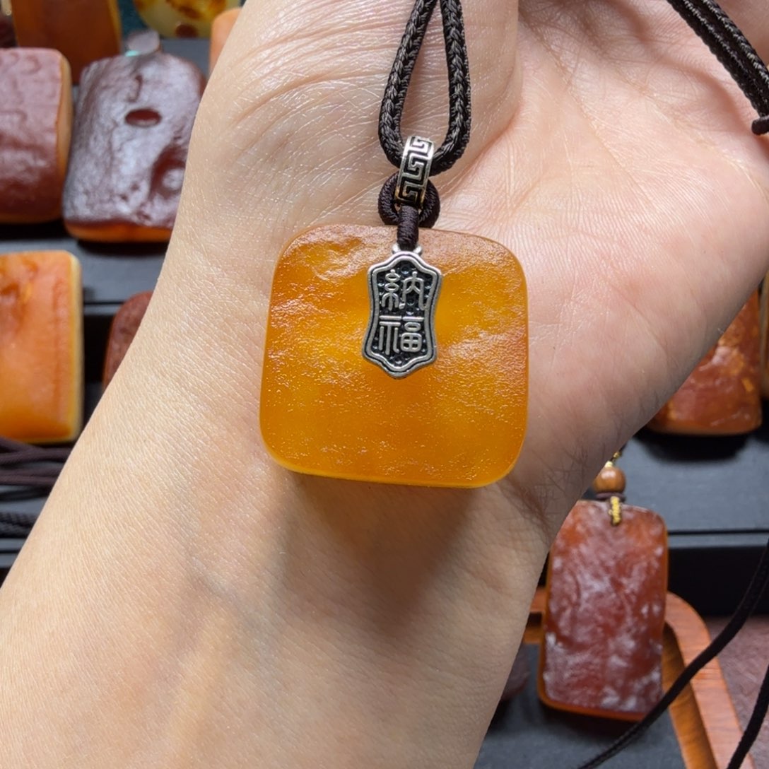 未镶嵌琥珀吊坠(赠链)