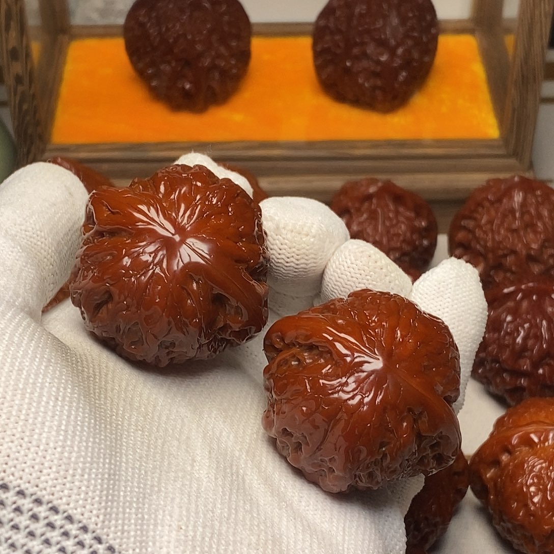 文玩核桃吊坠纯手盘十多年铁锤妹妹