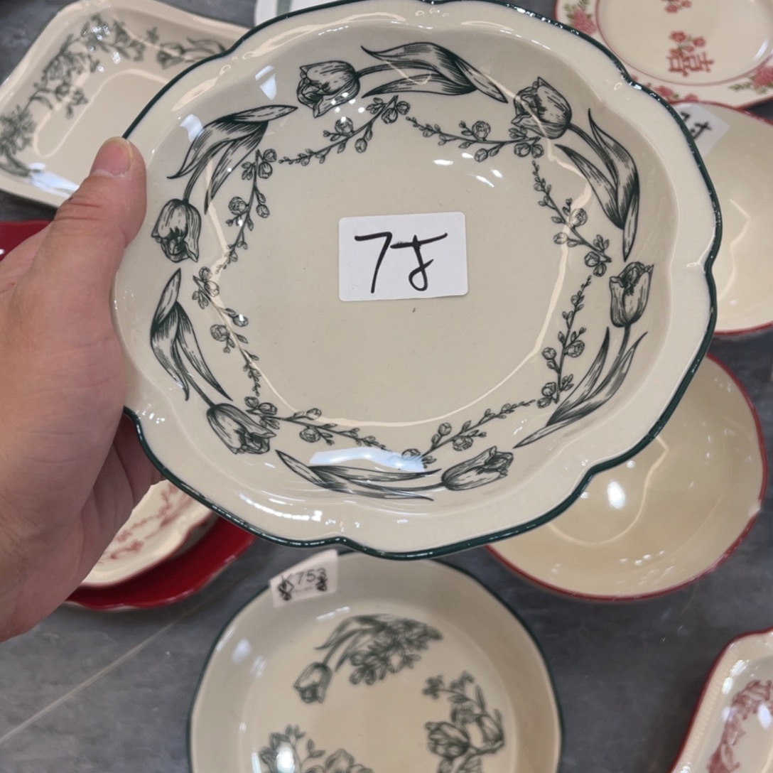 陶瓷微瑕餐具介意勿拍，满18飞！