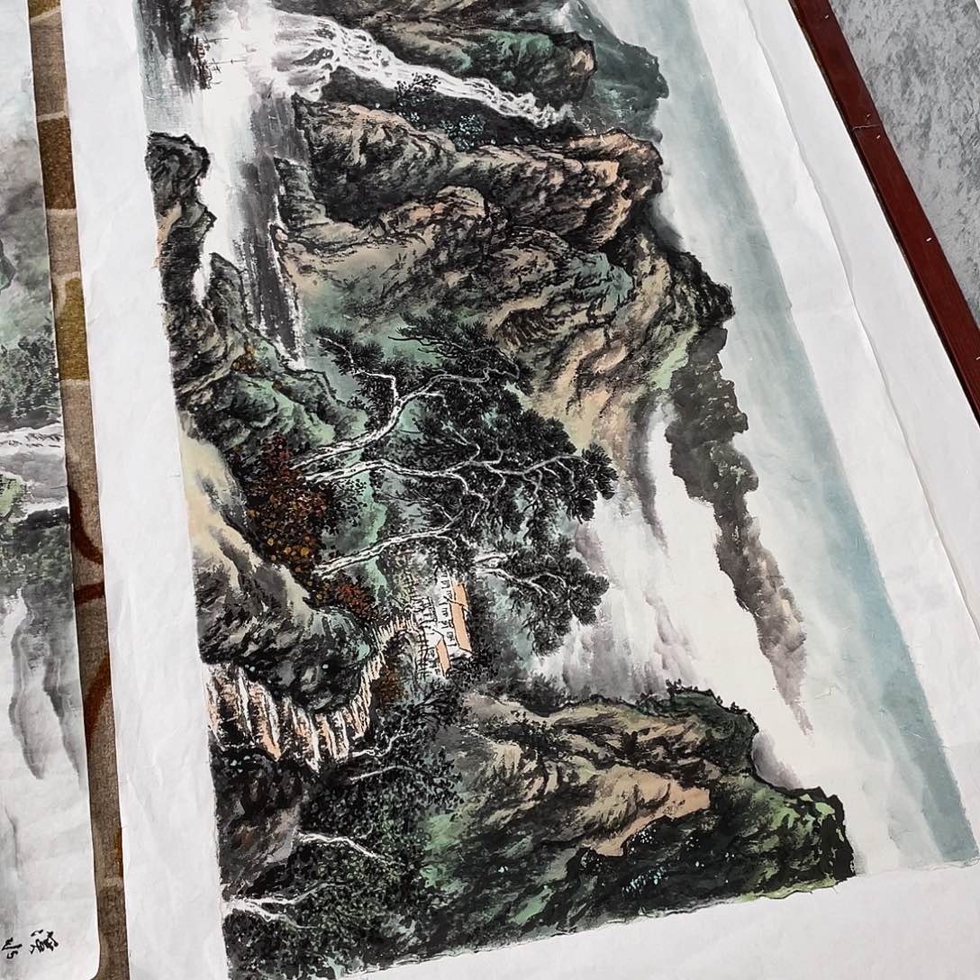 国画奥***！定制作品连增志拖低