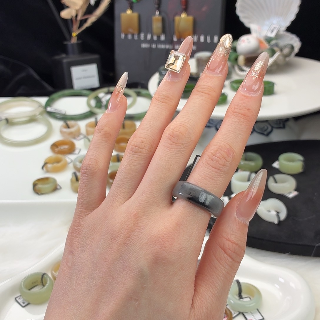 和田玉（糖玉）未镶嵌戒指j160青花圆切17.4