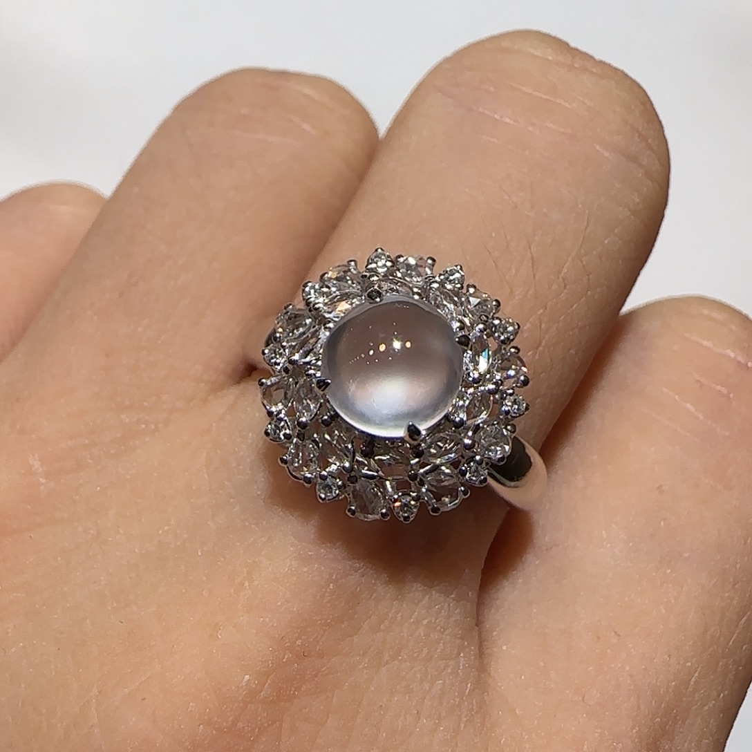 翡翠18K金镶嵌戒指蛋面