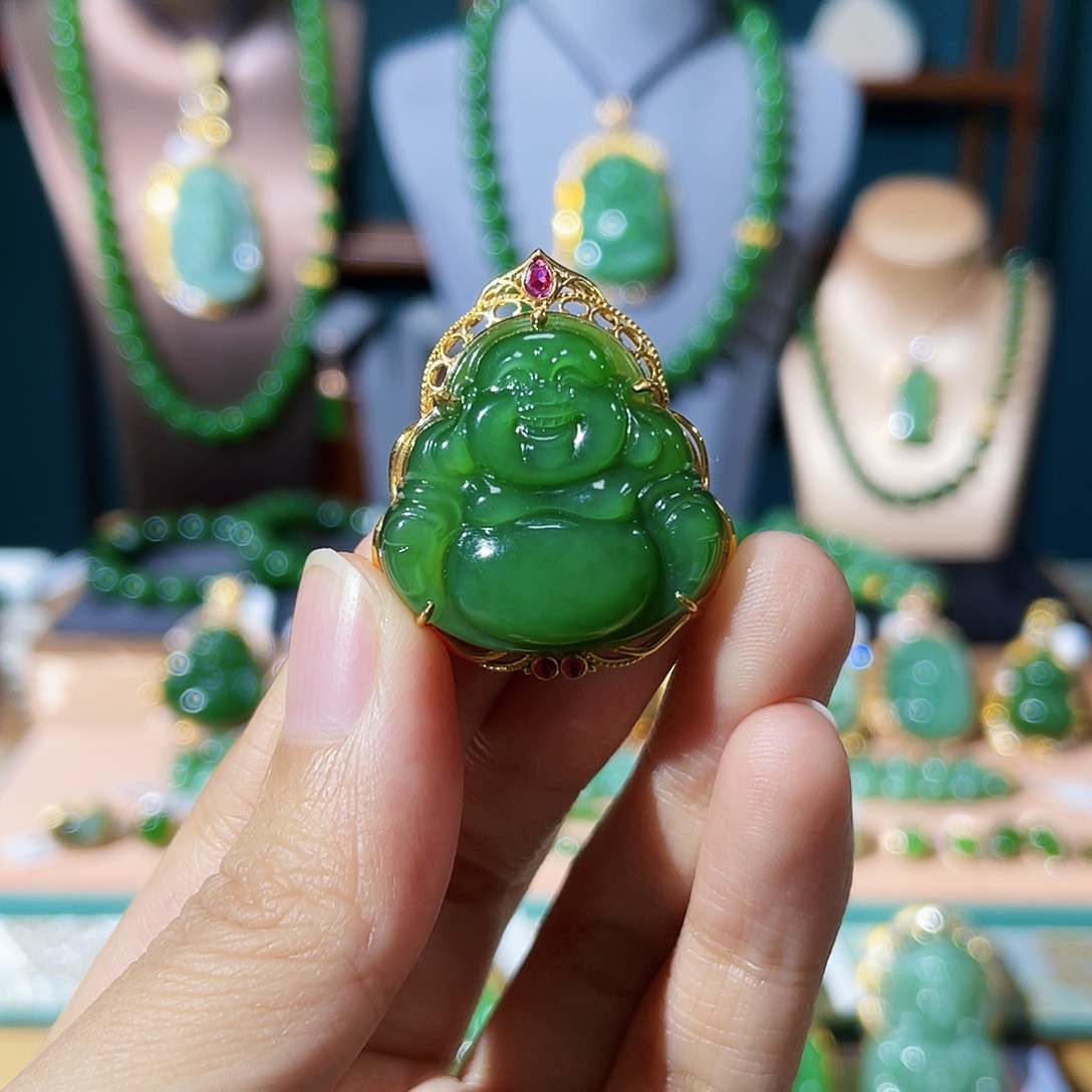 和田玉（碧玉）颈饰18K金镶嵌