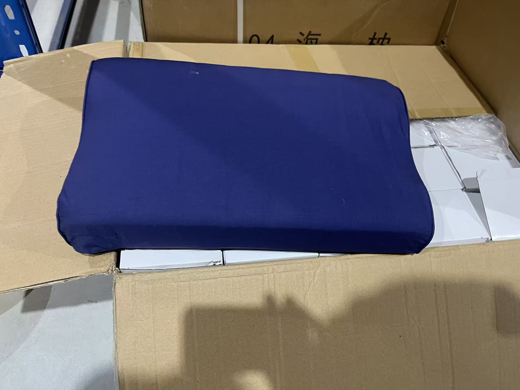 户外战术绿色硬质棉枕头