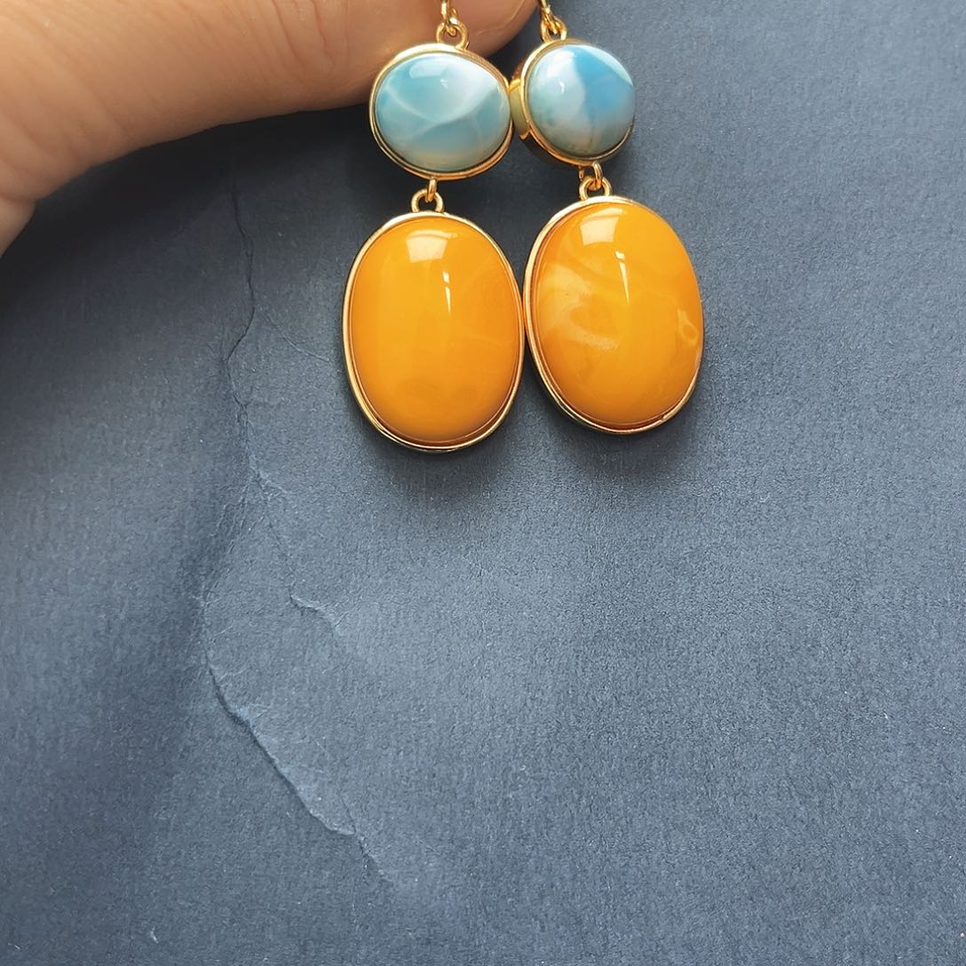 裸石琥珀未镶嵌耳坠