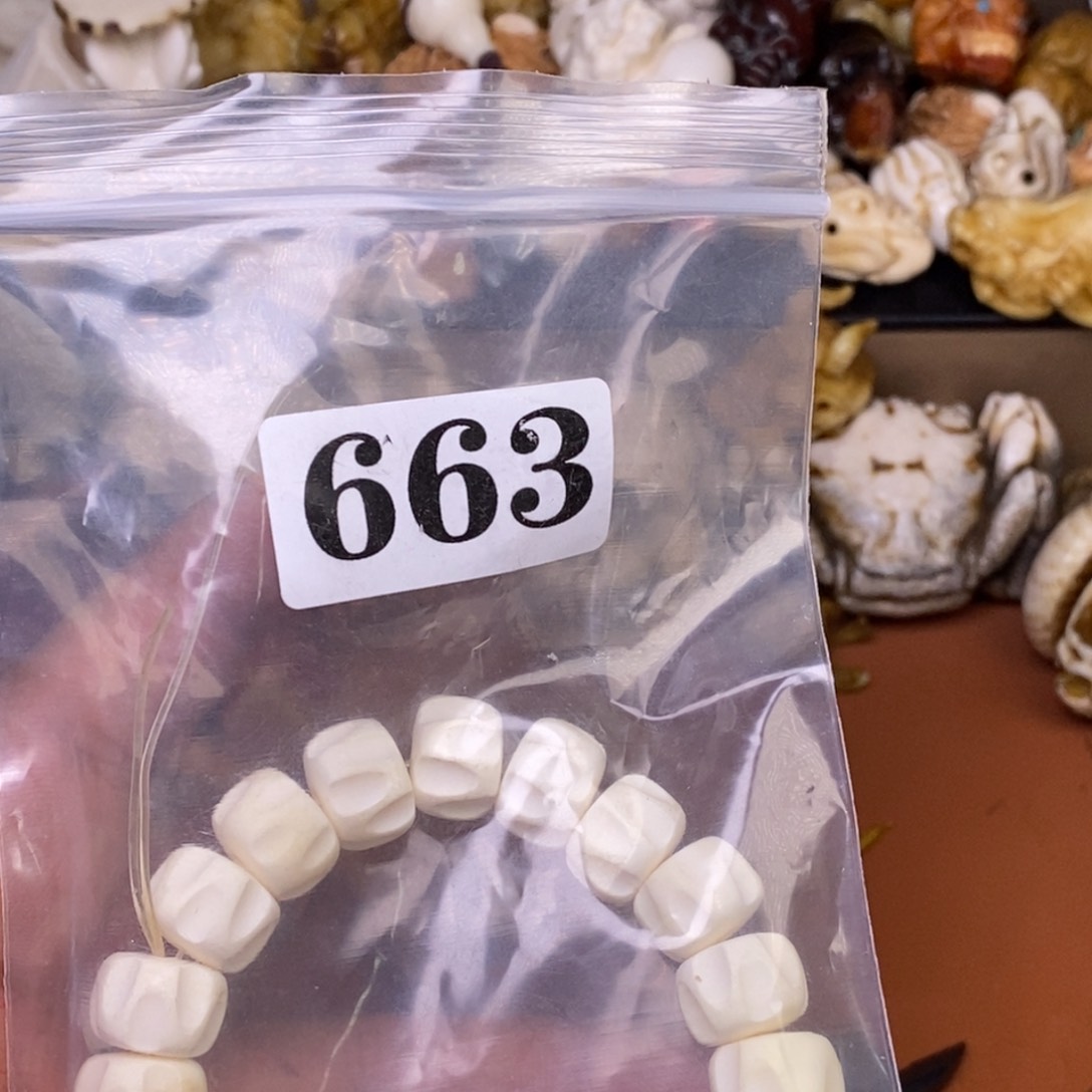 其他驼骨瑕疵也是