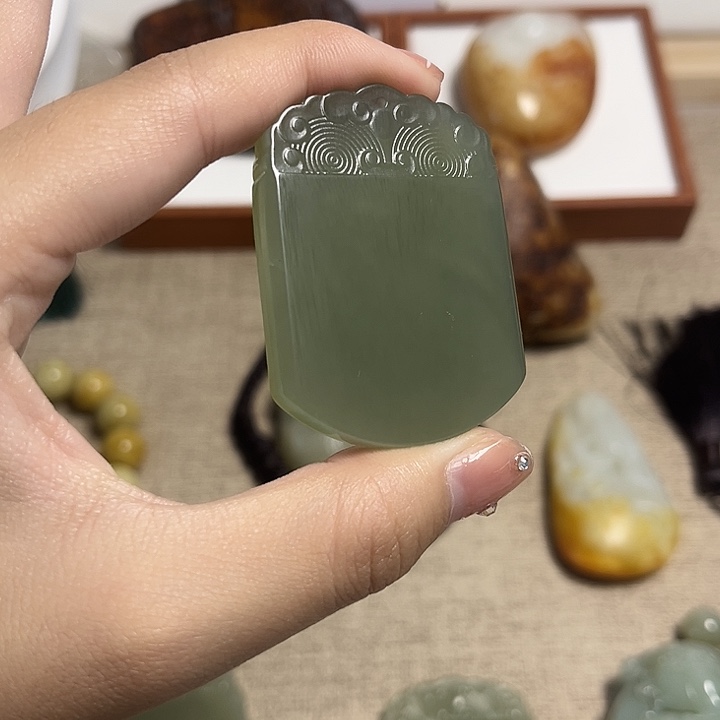 和田玉（糖玉）未镶嵌颈饰