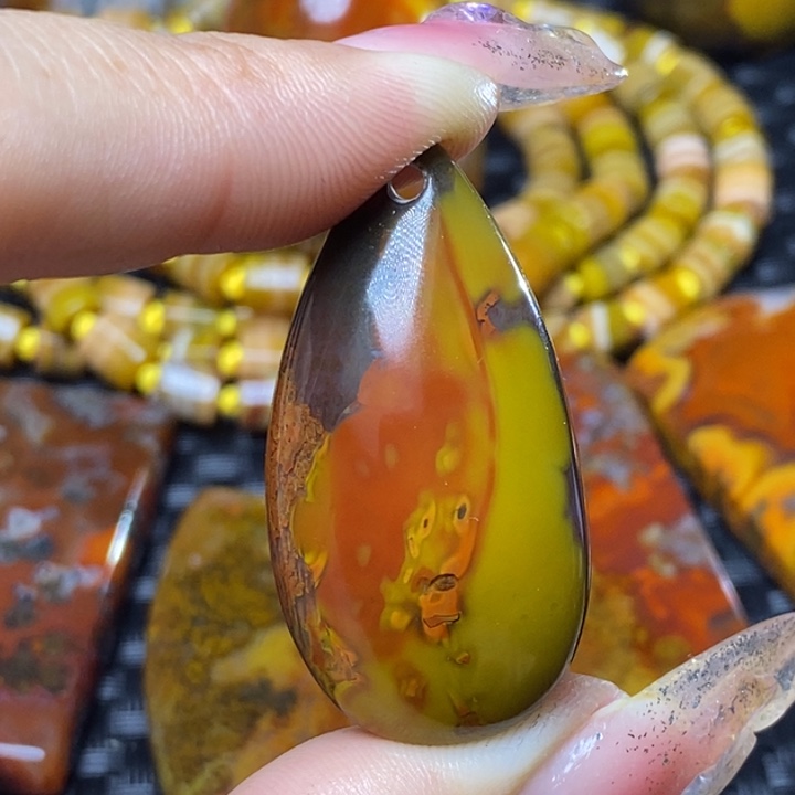 玛瑙/玉髓颈饰未镶嵌