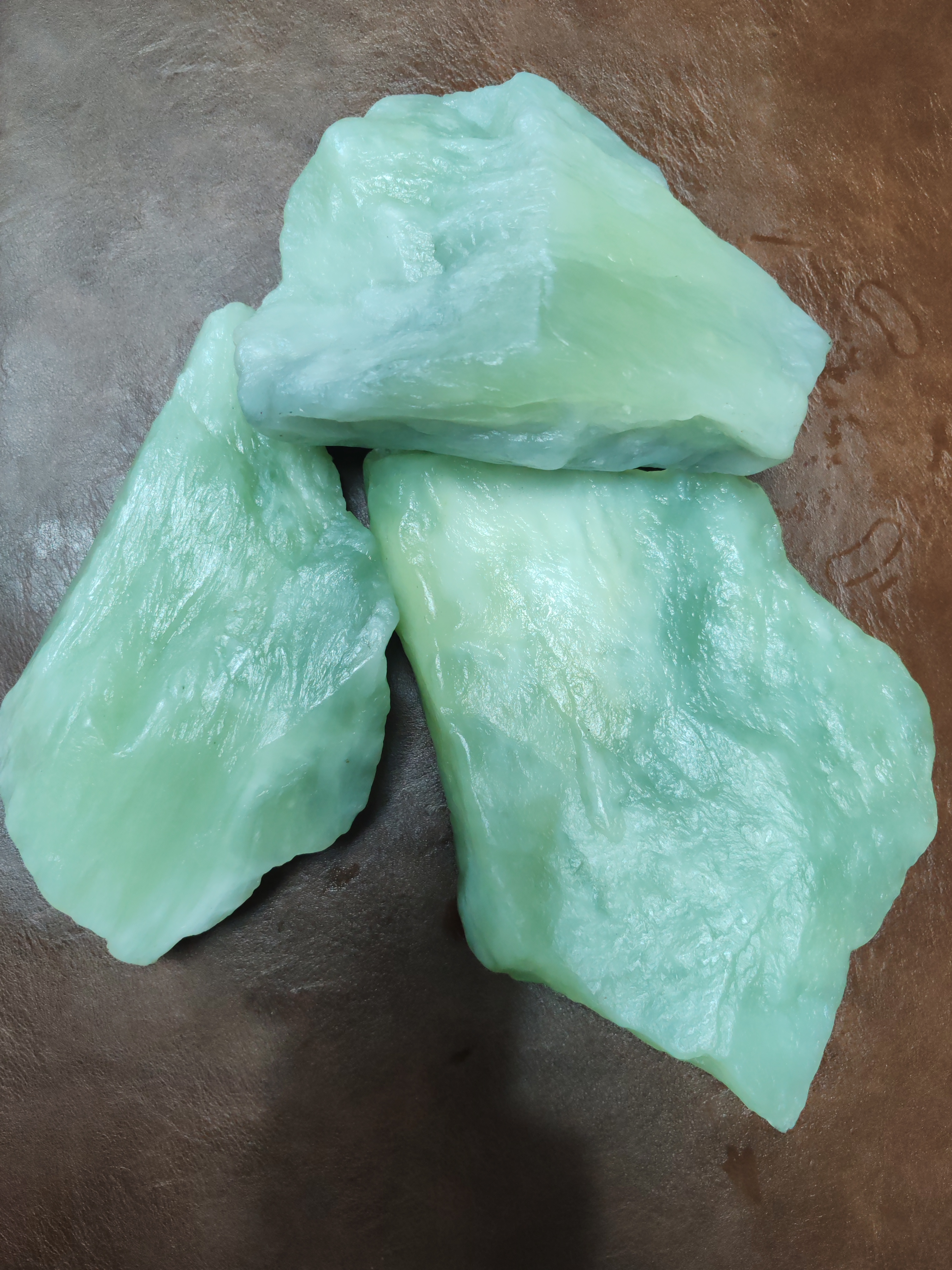 天然岫玉精品原石多样性随机发货一块