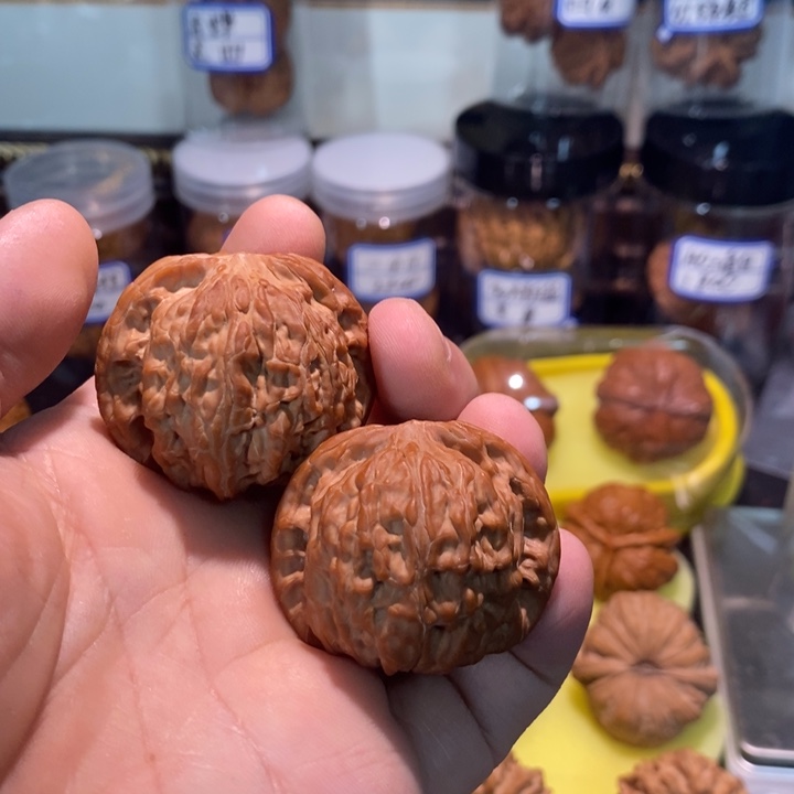 小***月文玩核桃吊坠磨盘