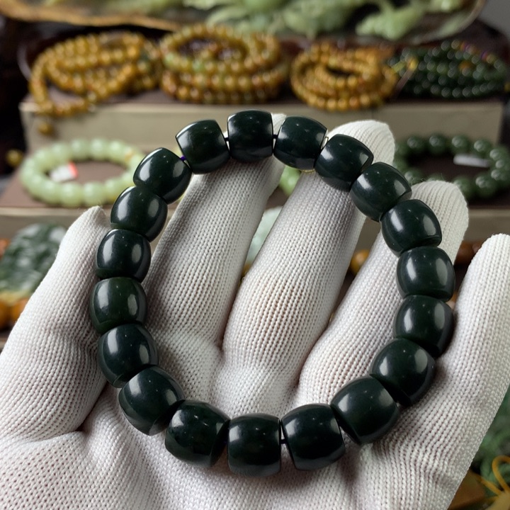岫岩河磨玉（透闪石质玉）手链未镶嵌