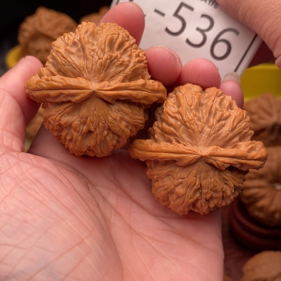 文玩核桃把件闷白44