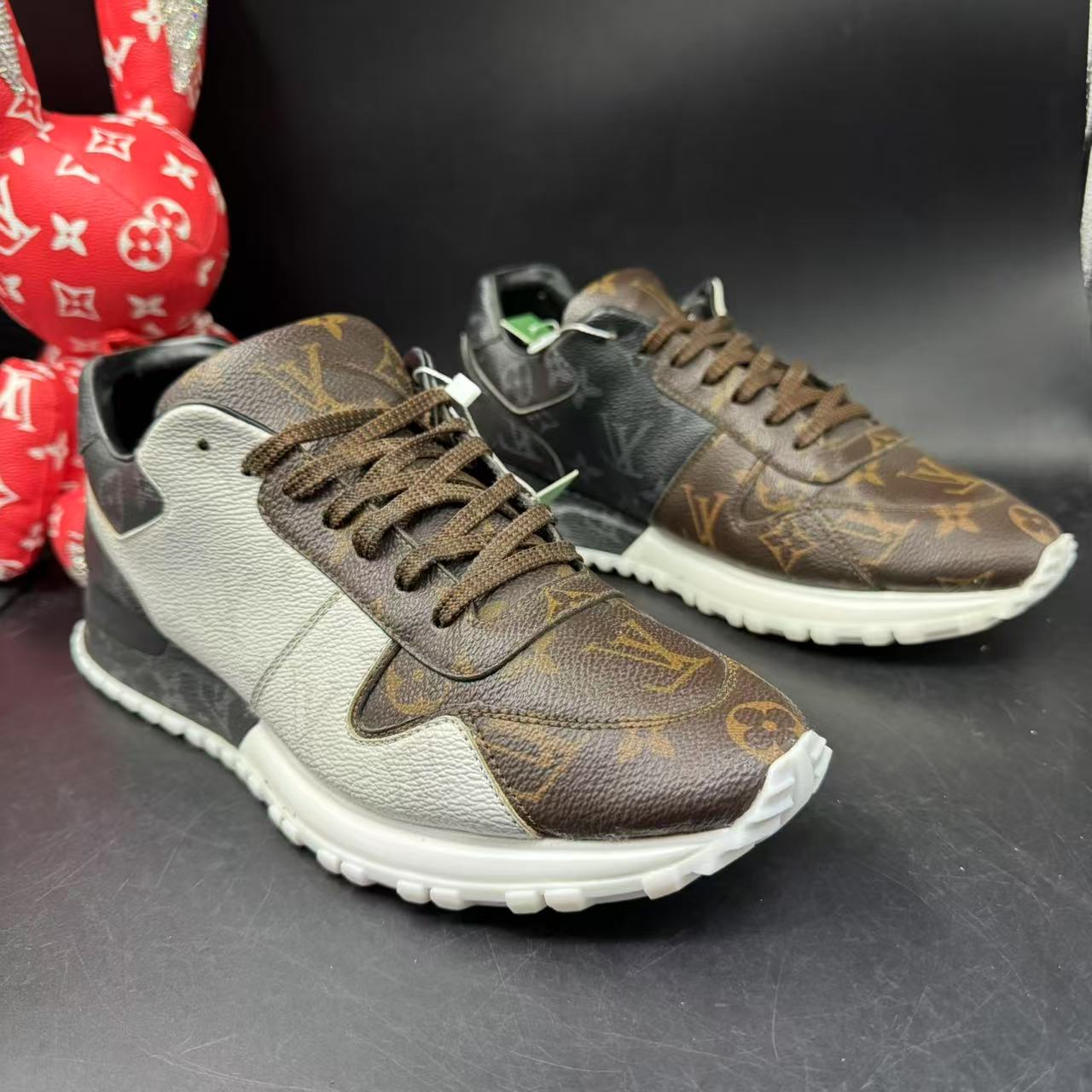 95新 LouisVuitton/路易威登 【AO特惠】41.5/42欧 三色运动鞋ao552