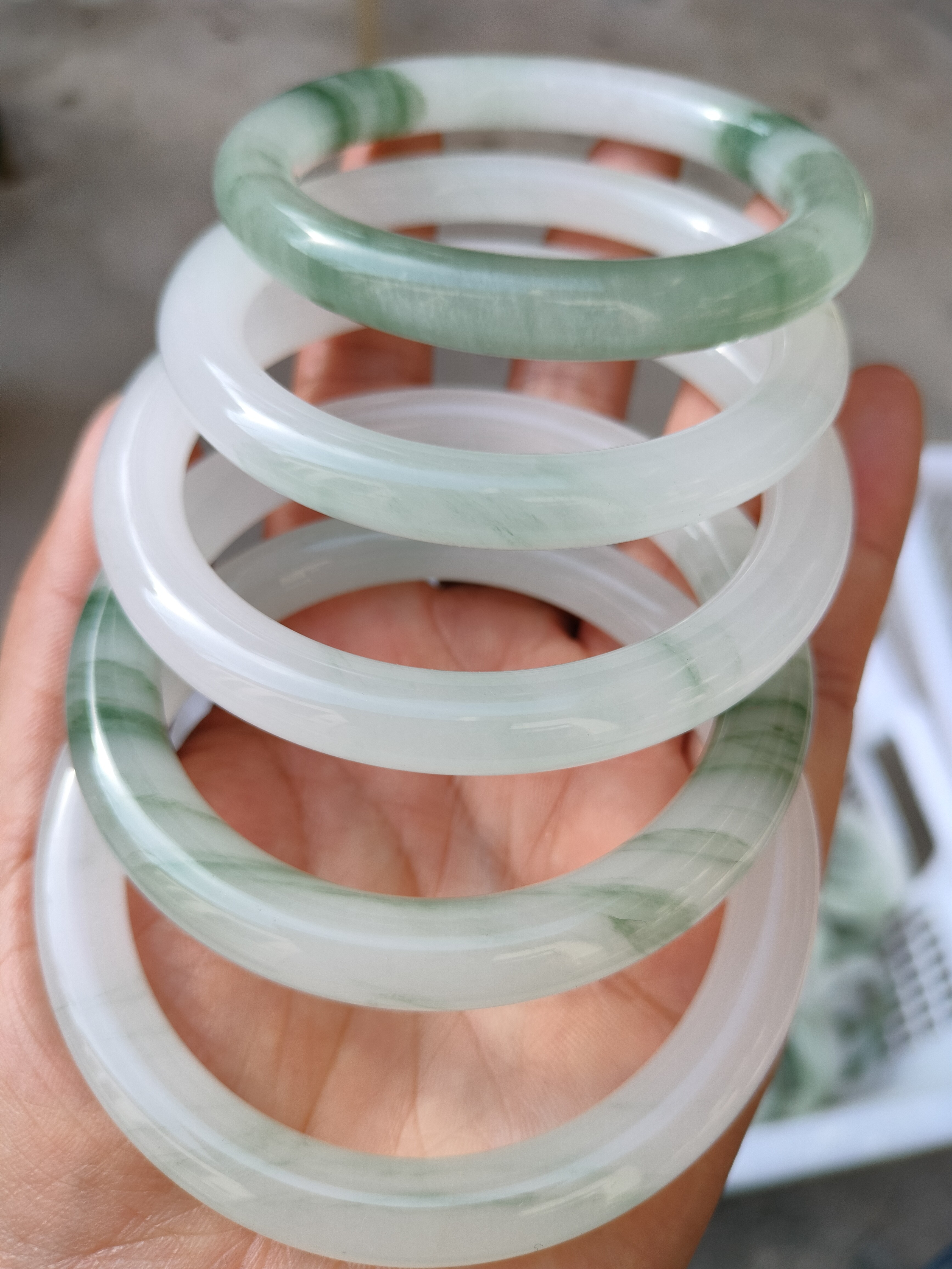 天然玉石天山翠冰飘花手镯多样性发货（拍一发一）