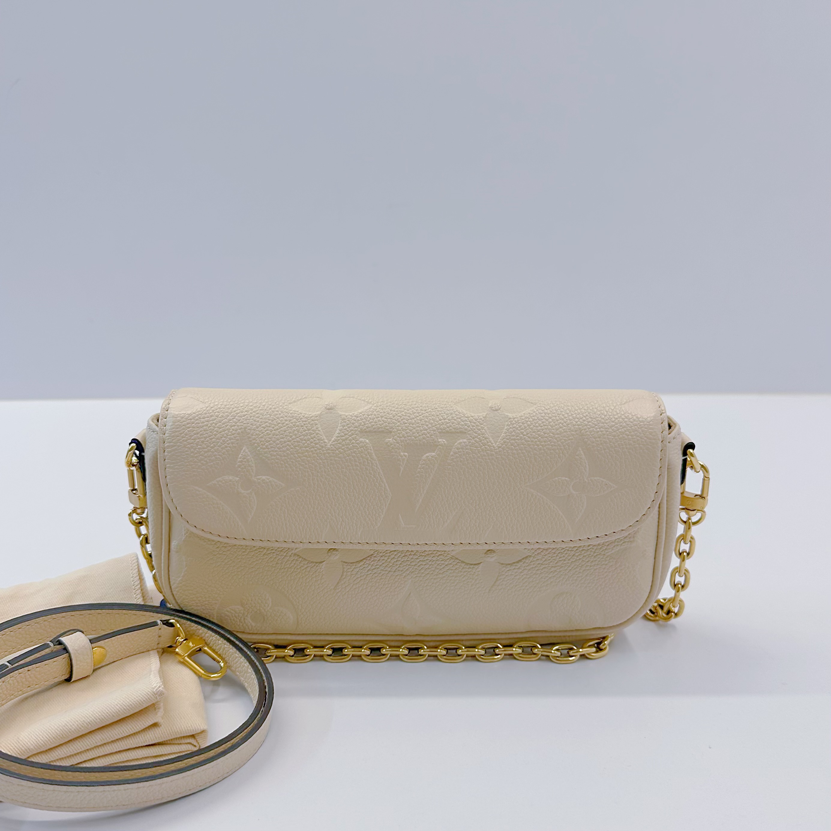 95新 LouisVuitton/路易威登 98新  ivy 奶油白原皮老花单肩包 