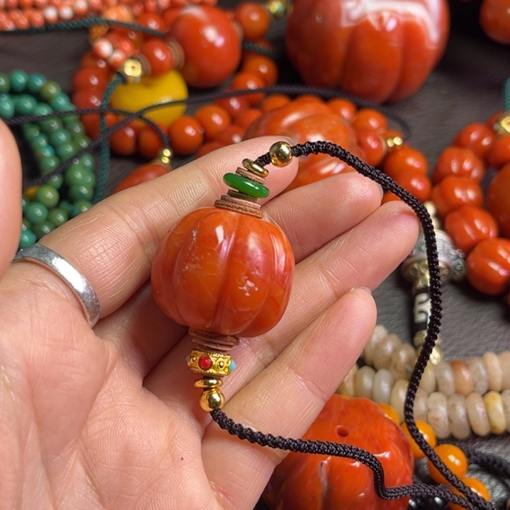 颈饰琉璃幸**发琉璃………..