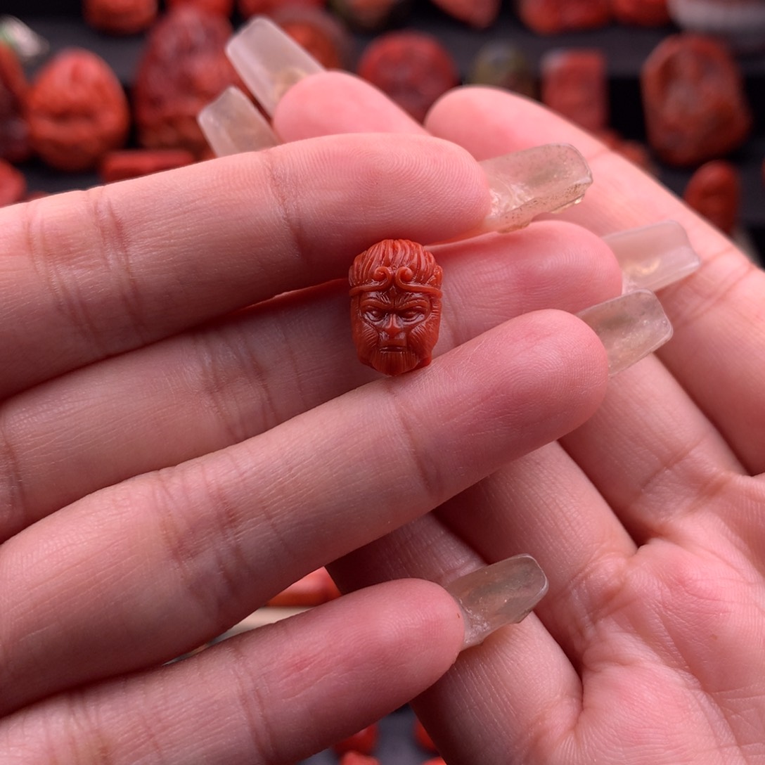 南红玛瑙南红川料原矿精工大圣头9.7mm未镶嵌