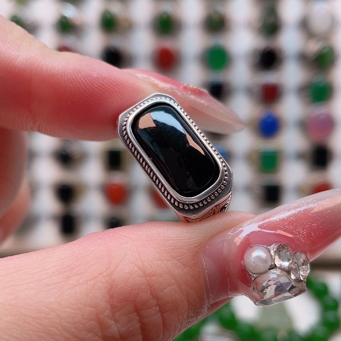 和田玉戒指银S925镶嵌三***?