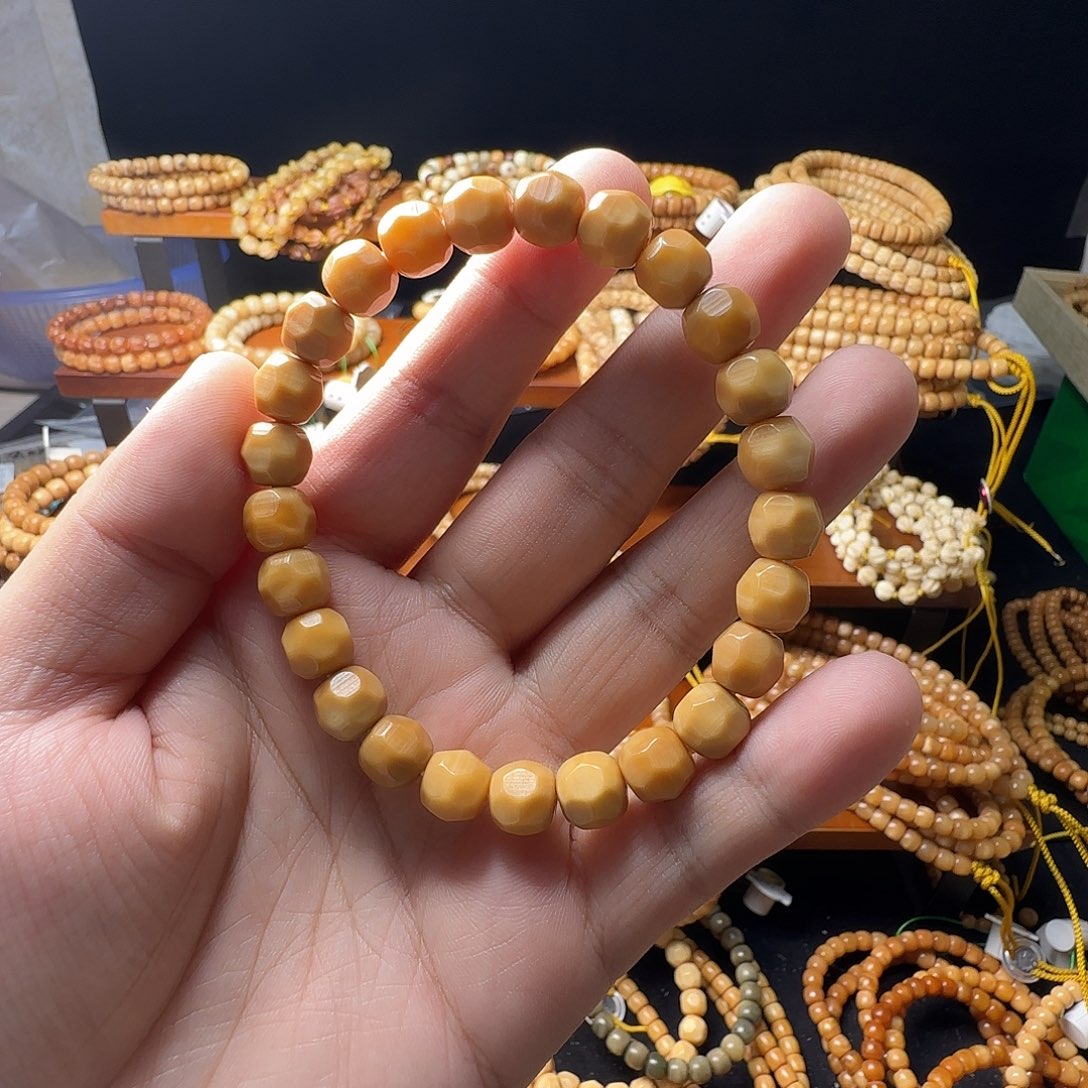 无***楠龙脊菩提吊坠A23.