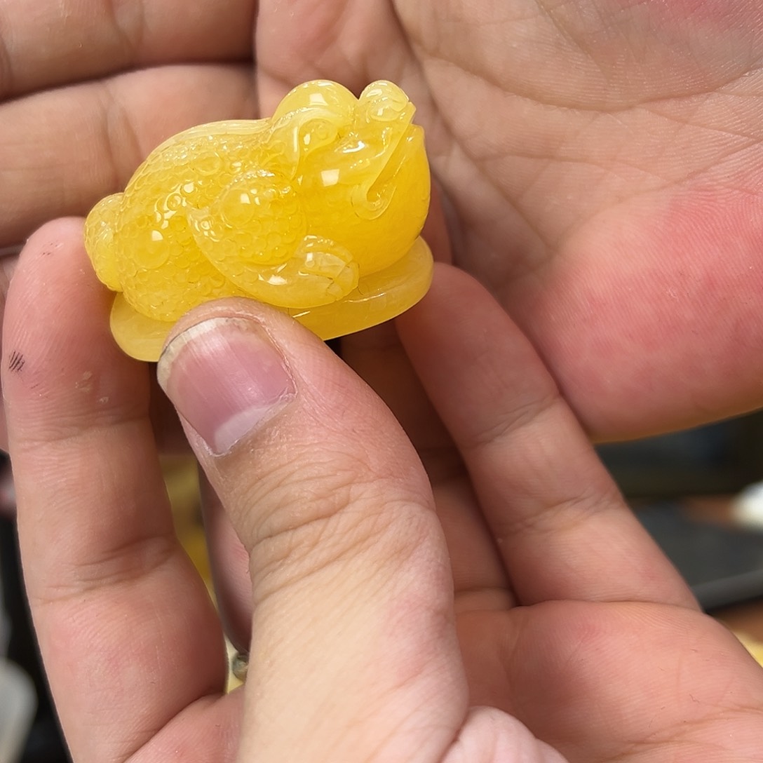 琥珀珠宝奇石未镶嵌嗨***?