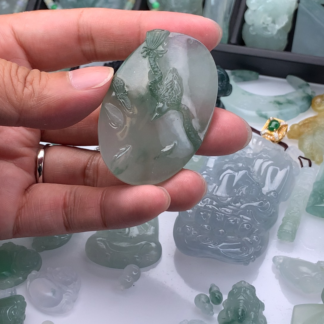 颈饰未镶嵌翡翠挂件