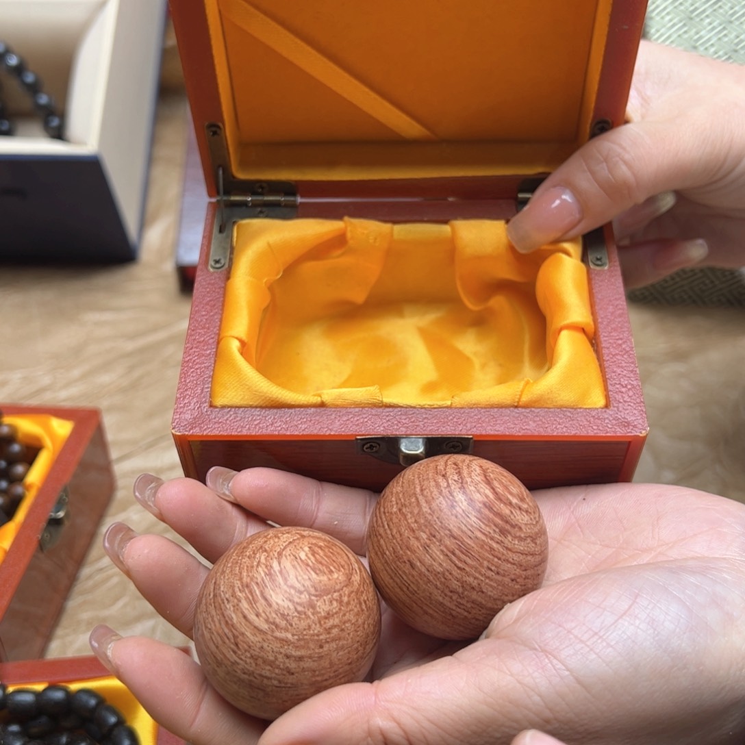 大叶紫檀（黑酸枝木类）